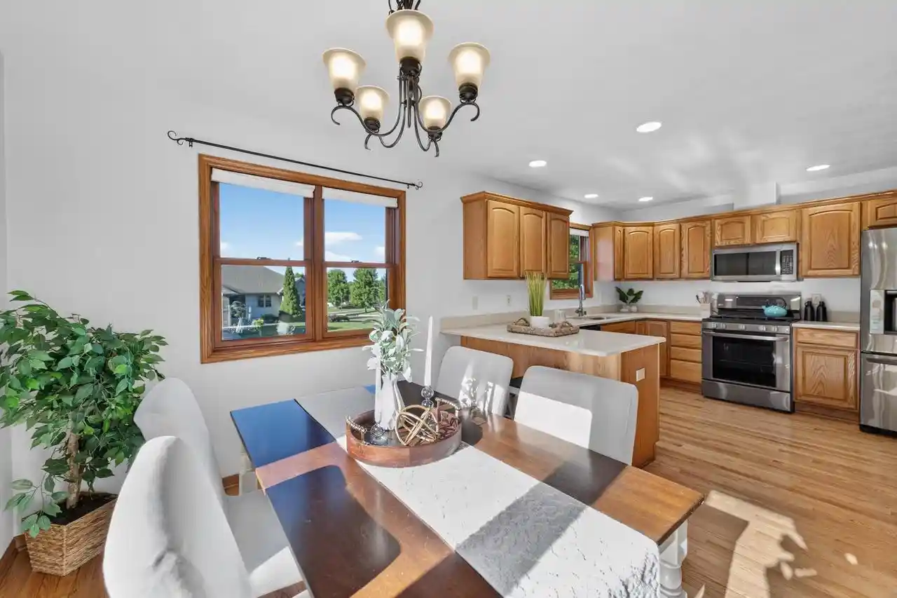 Photo 3 of Single family home for sale at 211 N Heatherstone Dr Dr, Sun Prairie, WI 53590 | MLS# 2026048 | Listing updated on 2026-08-06