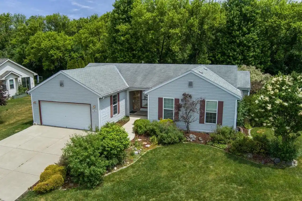 Homes for sale in Johnson Creek, WI | 113 Mark Dr Dr, Johnson Creek, WI 53038 | MLS# 2026046