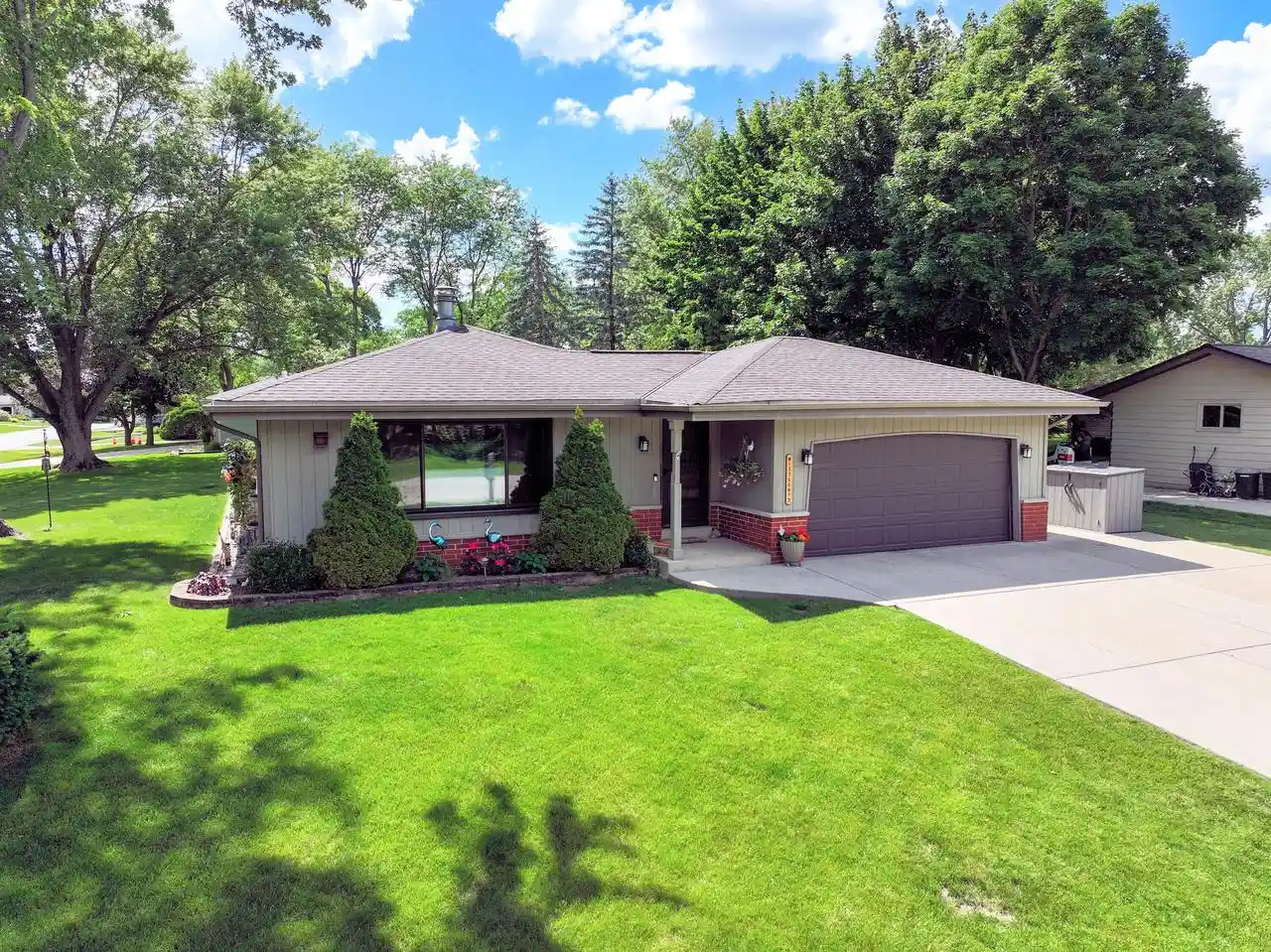 Homes for sale in Muskego, WI | W133s6873 Bristlecone Court Court, Muskego, WI 53150 | MLS# 1967745