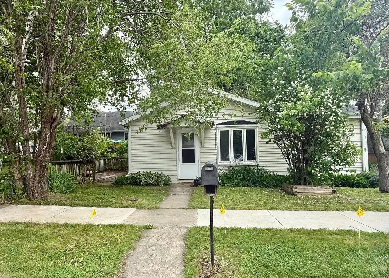 Homes for sale in Green Bay, WI | 2056 Newberry Avenue Avenue, Green Bay, WI 54302 | MLS# 50327565