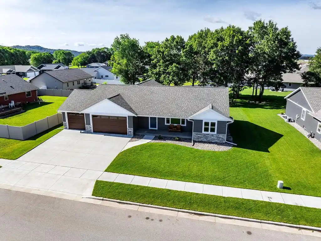 image of 1822 Brooklyn Pl Pl, Holmen, WI 54636 | MLS# 1967762