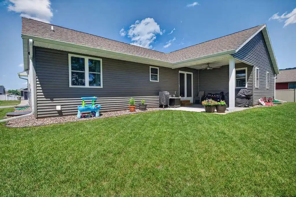 image of 1822 Brooklyn Pl Pl, Holmen, WI 54636 | MLS# 1967762