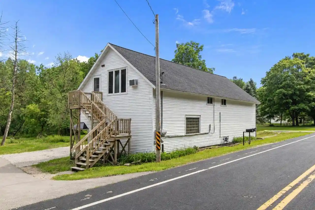 Homes for sale in Appleton, WI | 1903 E Apple Creek Road Road, Appleton, WI 54913 | MLS# 50327534