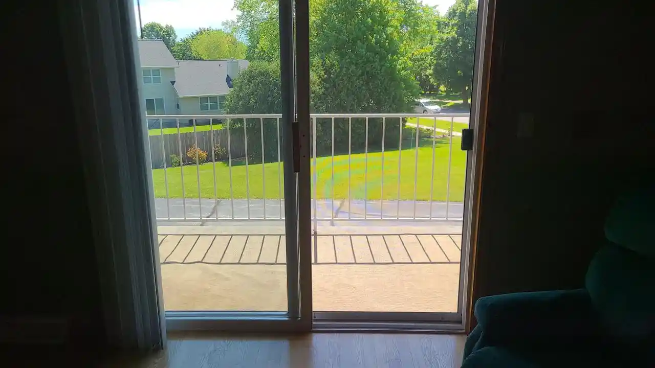 3rd image of 1807 Ridgeway Dr Dr, De Pere, WI 54115