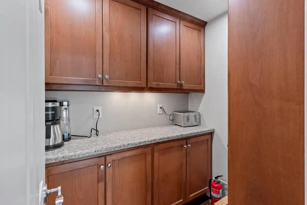 Photo 3 of Single family home for sale at 2447 Parkwood Dr Dr, Green Bay, WI 54304 | MLS# 50327576 | Listing updated on 2026-06-29