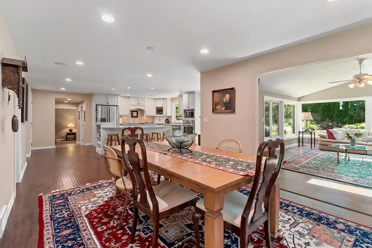 Photo 4 of Single family home for sale at 2447 Parkwood Dr Dr, Green Bay, WI 54304 | MLS# 50327576 | Listing updated on 2026-06-29