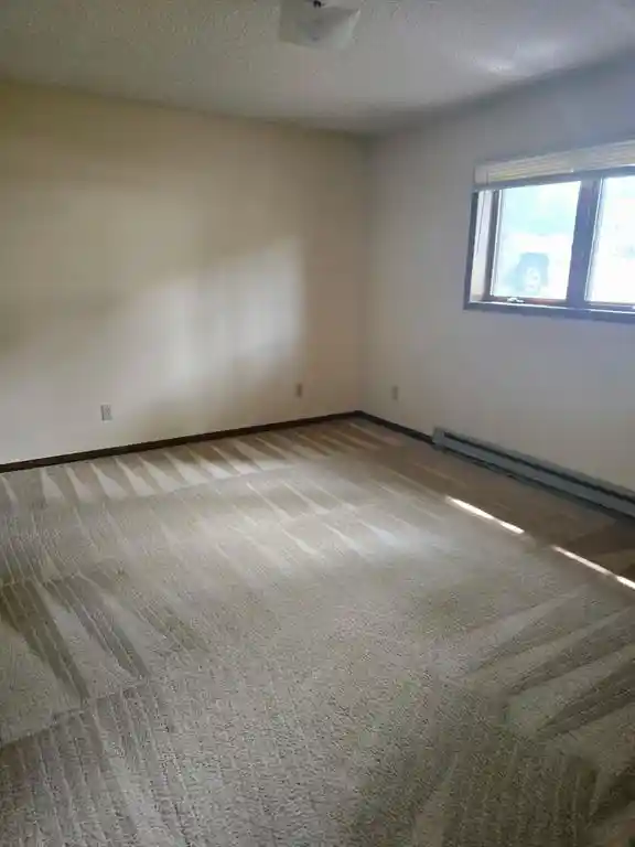 2nd image of 816-818 Dorbe St St, Eau Claire, WI 54701