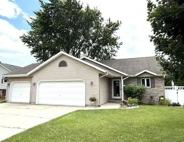 1st image of 3210 Thornton Dr Dr, Janesville, WI 53548 | MLS# 2026089