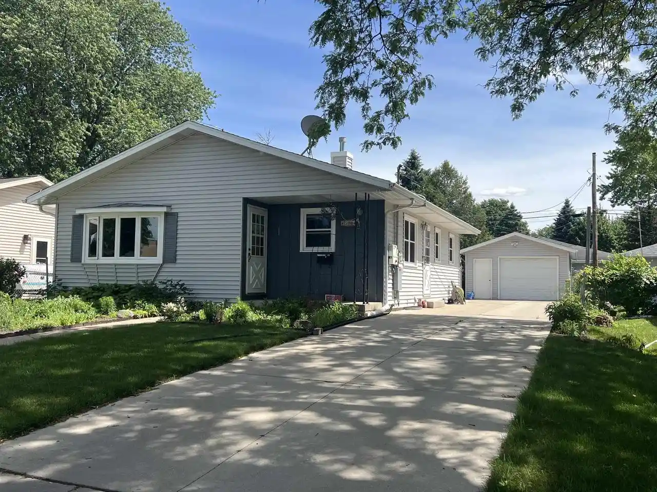 1st image of 590 E 10th Street Street, Fond Du Lac, WI 54935 | MLS# 50327595
