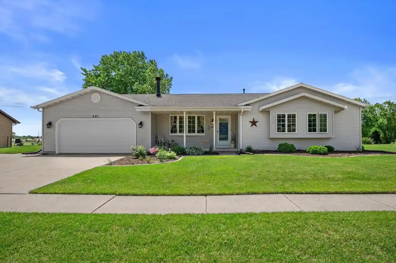 Homes for sale in Elkhorn, WI | 501 Davis Street Street, Elkhorn, WI 53121 | MLS# 1967819