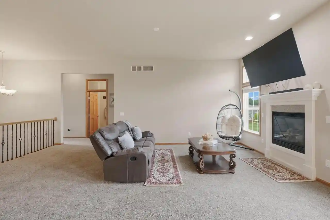 4th image of 11326 N Crestwood Dr Dr, Edgerton, WI 53534 | MLS# 2026104