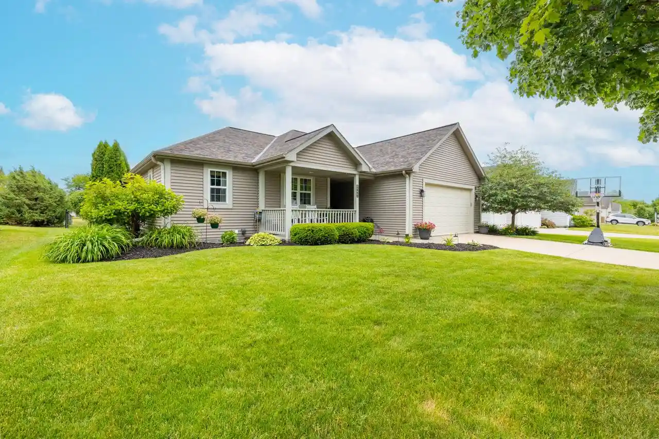 Homes for sale in Hartford, WI | 1446 Mulberry Street Street, Hartford, WI 53027 | MLS# 1967827