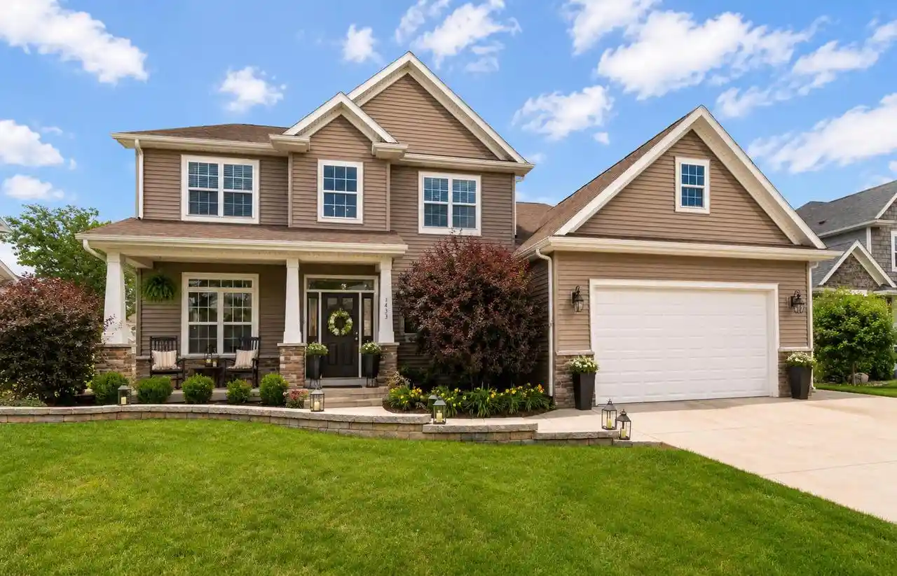1st image of 1433 Isabel Lane Lane, Burlington, WI 53105 | MLS# 1967829
