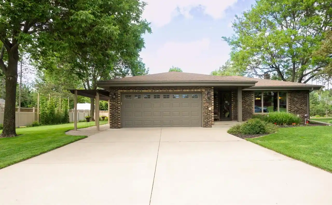 Homes for sale in Kronenwetter, WI | 1812 Norway Lane Lane, Kronenwetter, WI 54455 | MLS# 2026106
