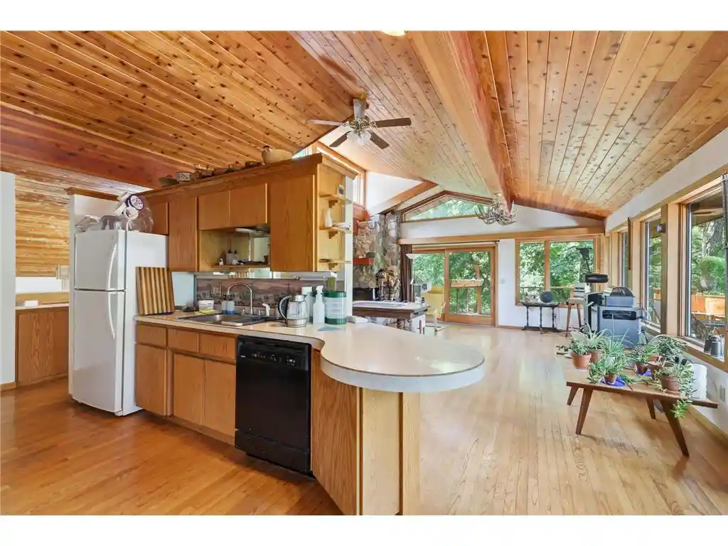 4th image of 1130 River Dr Dr, River Falls, WI 54022 | MLS# 7094887