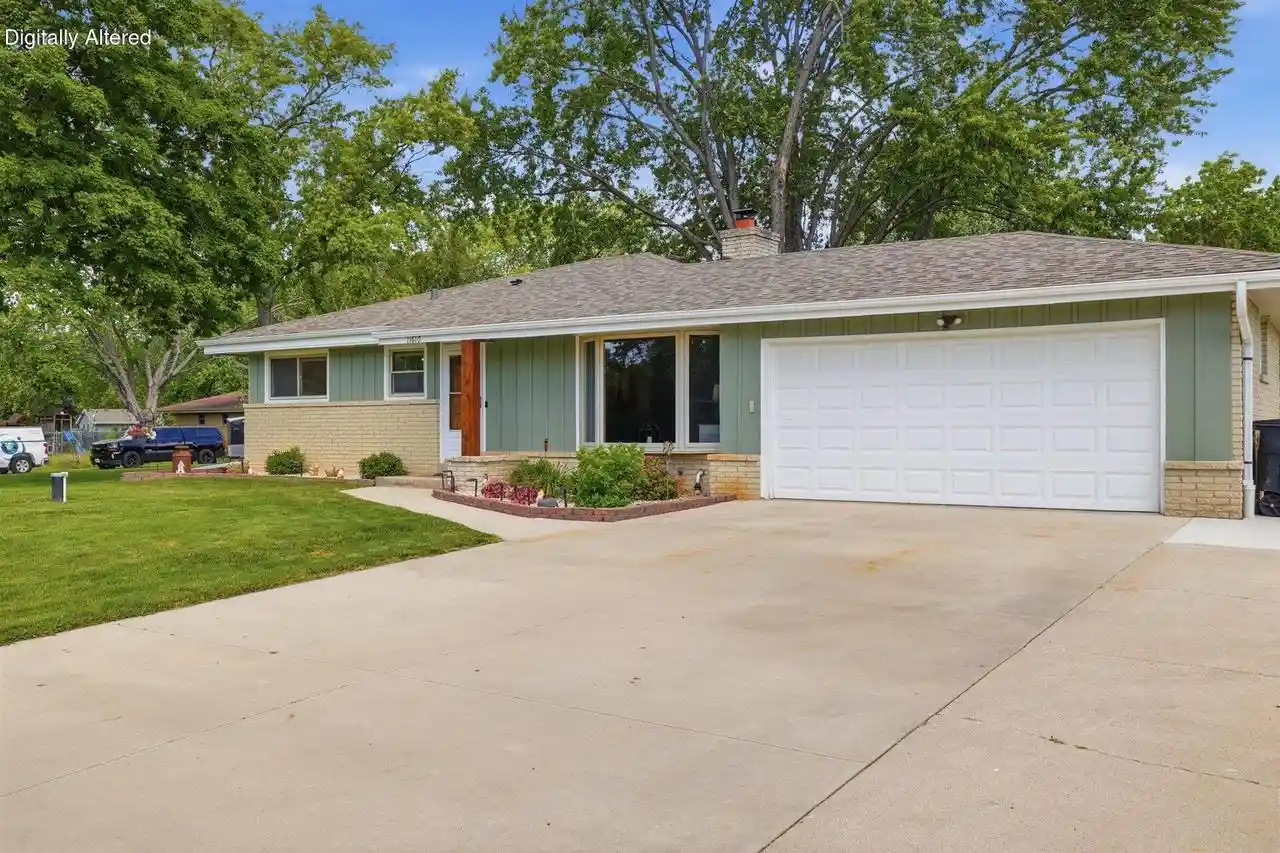 Homes for sale in Franklin, WI | 11610 Sunnybrook Road Road, Franklin, WI 53132 | MLS# 1967839