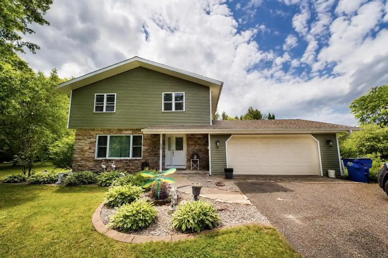 Homes for sale in Kronenwetter, WI | 2033 Kimberly Road Road, Kronenwetter, WI 54455 | MLS# 22602772