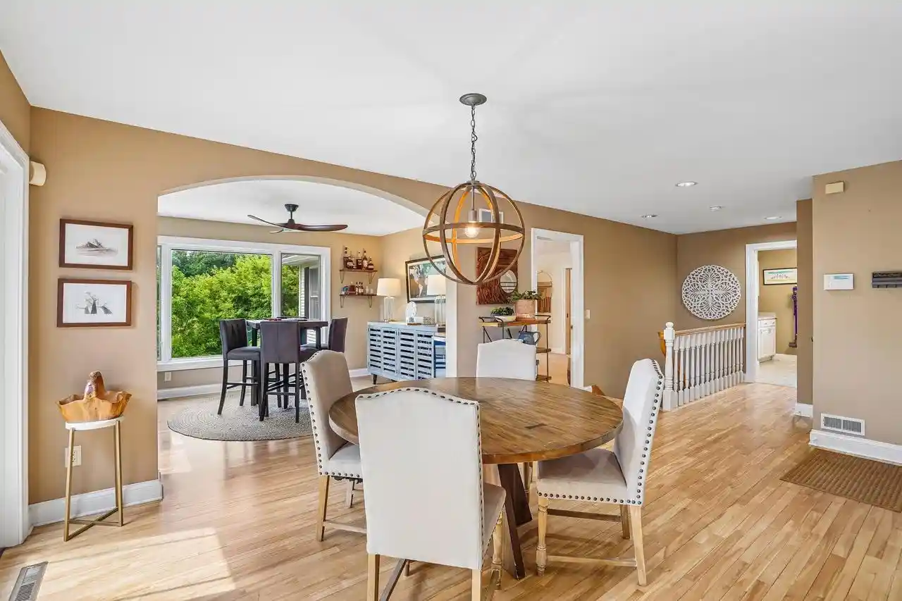 5th image of 8801 Fairway Oaks Dr Dr, Verona, WI 53593 | MLS# 2026112