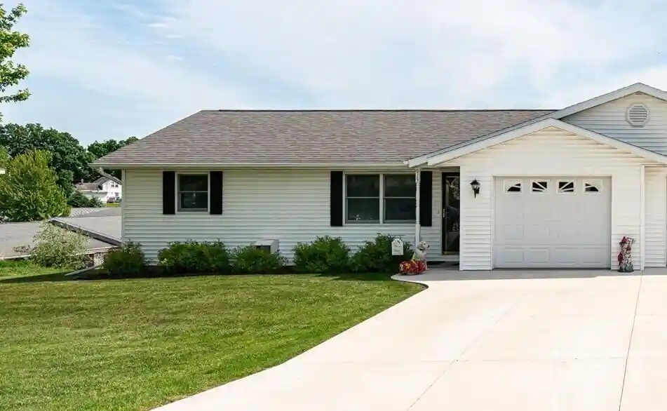 1st image of 915 Rose Street Street, Cashton, WI 54619 | MLS# 1967858