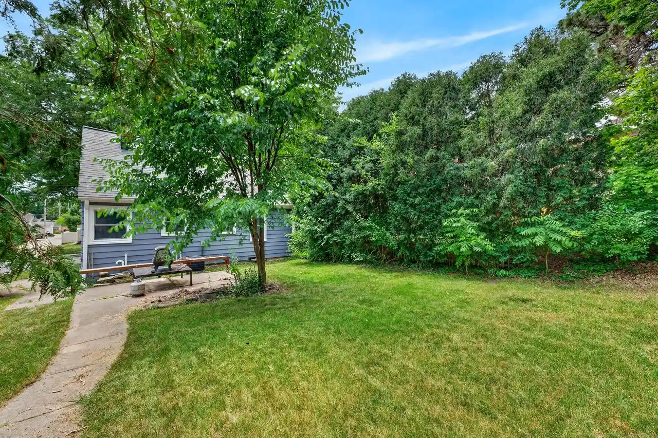 3rd image of 9020 W Vincent Pl Pl, Milwaukee, WI 53214 | MLS# 1967868