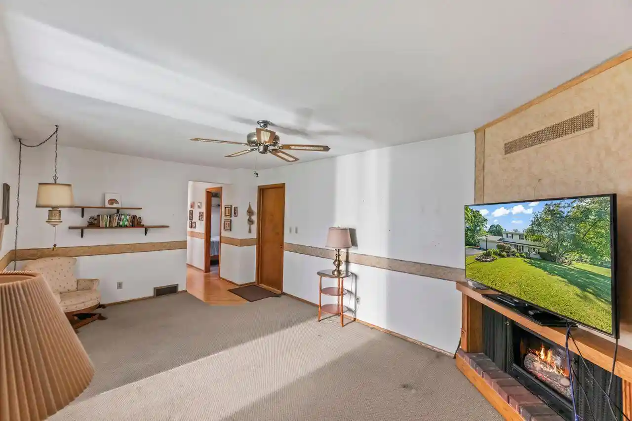 Homes for sale in Colgate, WI | 632 Highland Dr Dr, Colgate, WI 53017 | MLS# 1967872