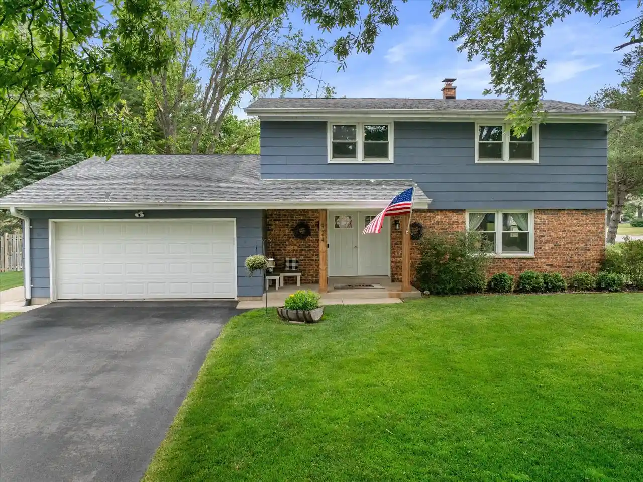 1st image of 924 Marquette Road Road, Hartland, WI 53029 | MLS# 1967883