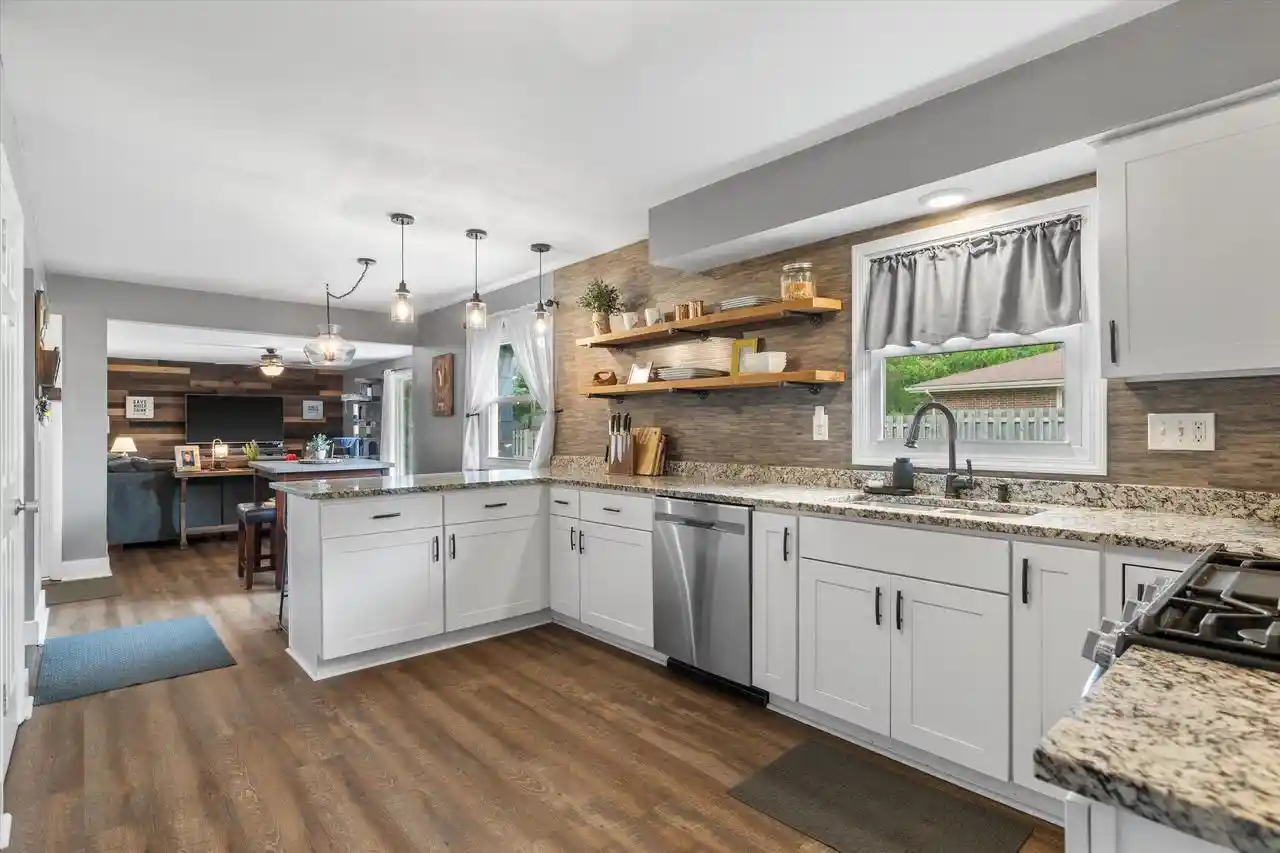 4th image of 924 Marquette Road Road, Hartland, WI 53029 | MLS# 1967883