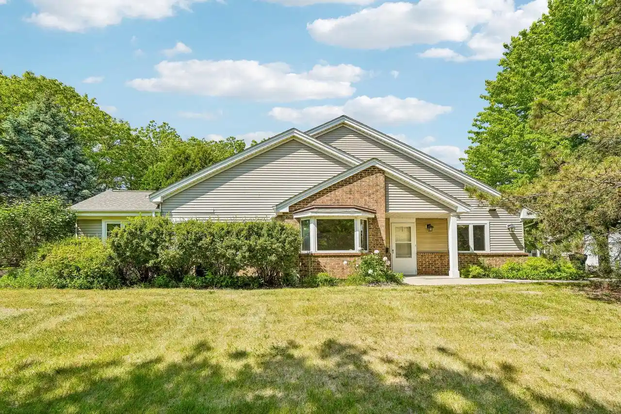 Homes for sale in Milwaukee, WI | 7017 W Hummingbird Court Court, Milwaukee, WI 53223 | MLS# 1967891