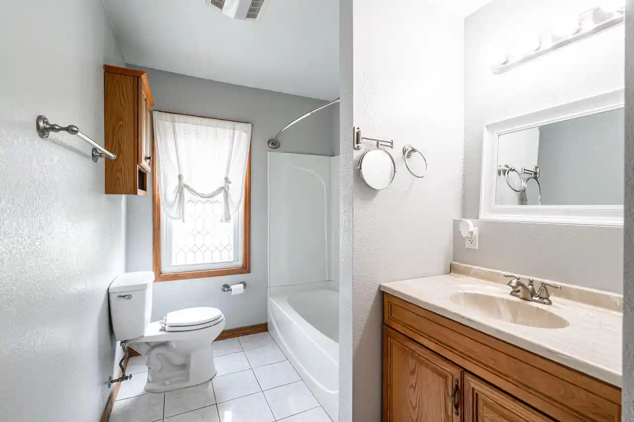Homes for sale in South Milwaukee, WI | 640 Park Avenue Avenue, South Milwaukee, WI 53172 | MLS# 1967897