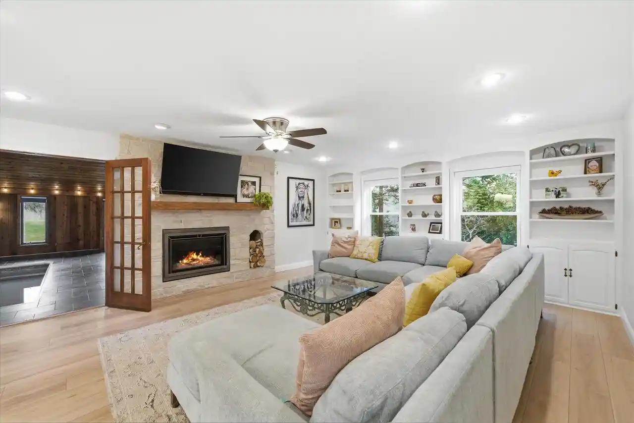 4th image of 10270 N Range Line Court Court, Mequon, WI 53092 | MLS# 1967920