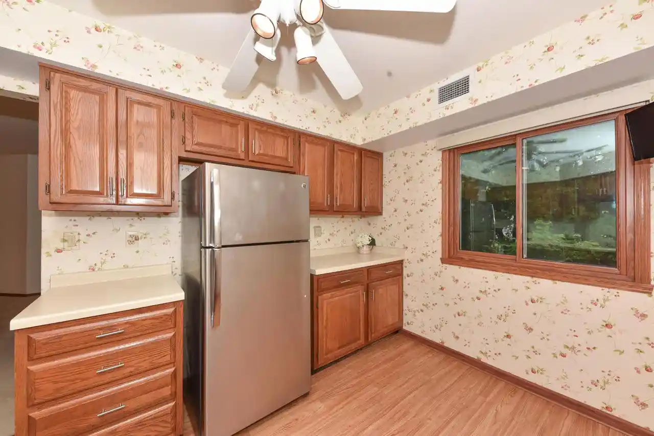 Homes for sale in Glendale, WI | 7234 N Green Bay Avenue Avenue #105, Glendale, WI 53209 | MLS# 1967925