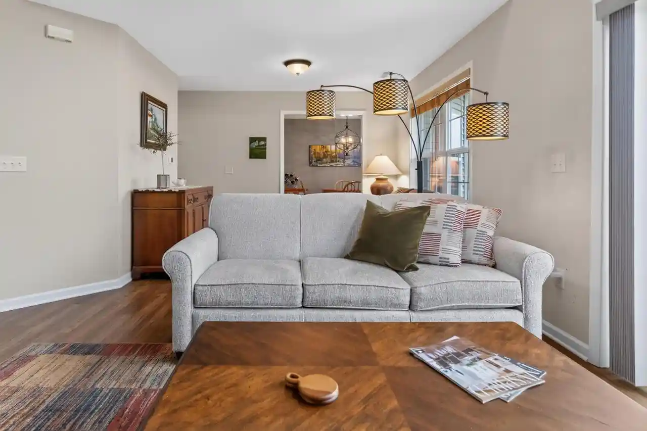 4th image of N16W26512 Golf View Lane Lane #H, Pewaukee, WI 53072 | MLS# 1967927