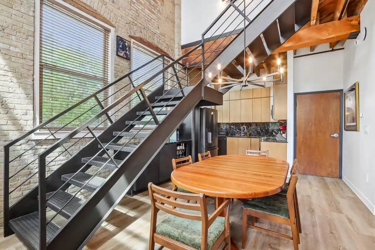 4th image of 904 E Pearson Street Street #122, Milwaukee, WI 53202 | MLS# 1967930