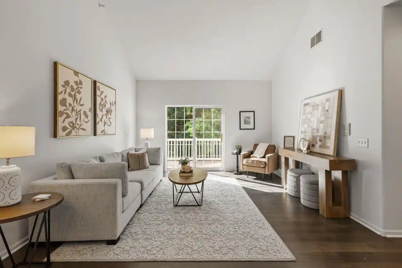 2nd image of 18 Kings Mill Cir Cir, Madison, WI 53718