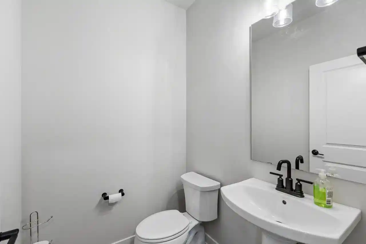4th image of 3246 Blue Star Circle Circle, Caledonia, WI 53406 | MLS# 1967953