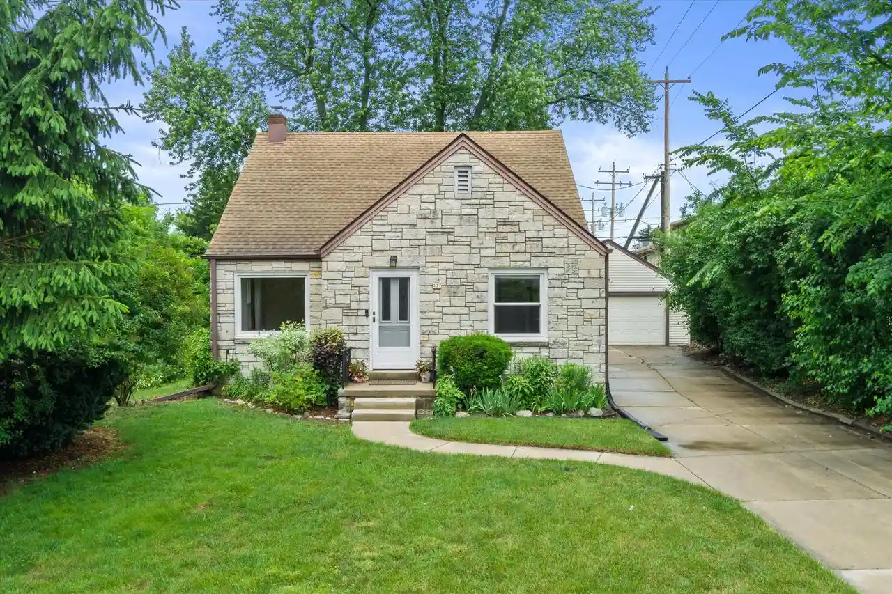 Homes for sale in Wauwatosa, WI | 337 N 110th Street Street, Wauwatosa, WI 53226 | MLS# 1967955