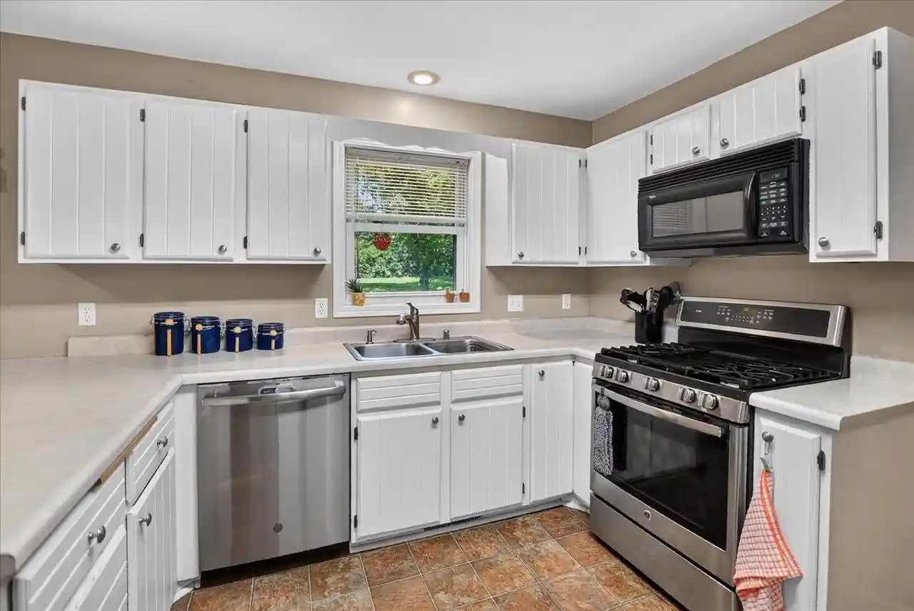 3rd image of 1520 Roby Road Road, Stoughton, WI 53589 | MLS# 2026154