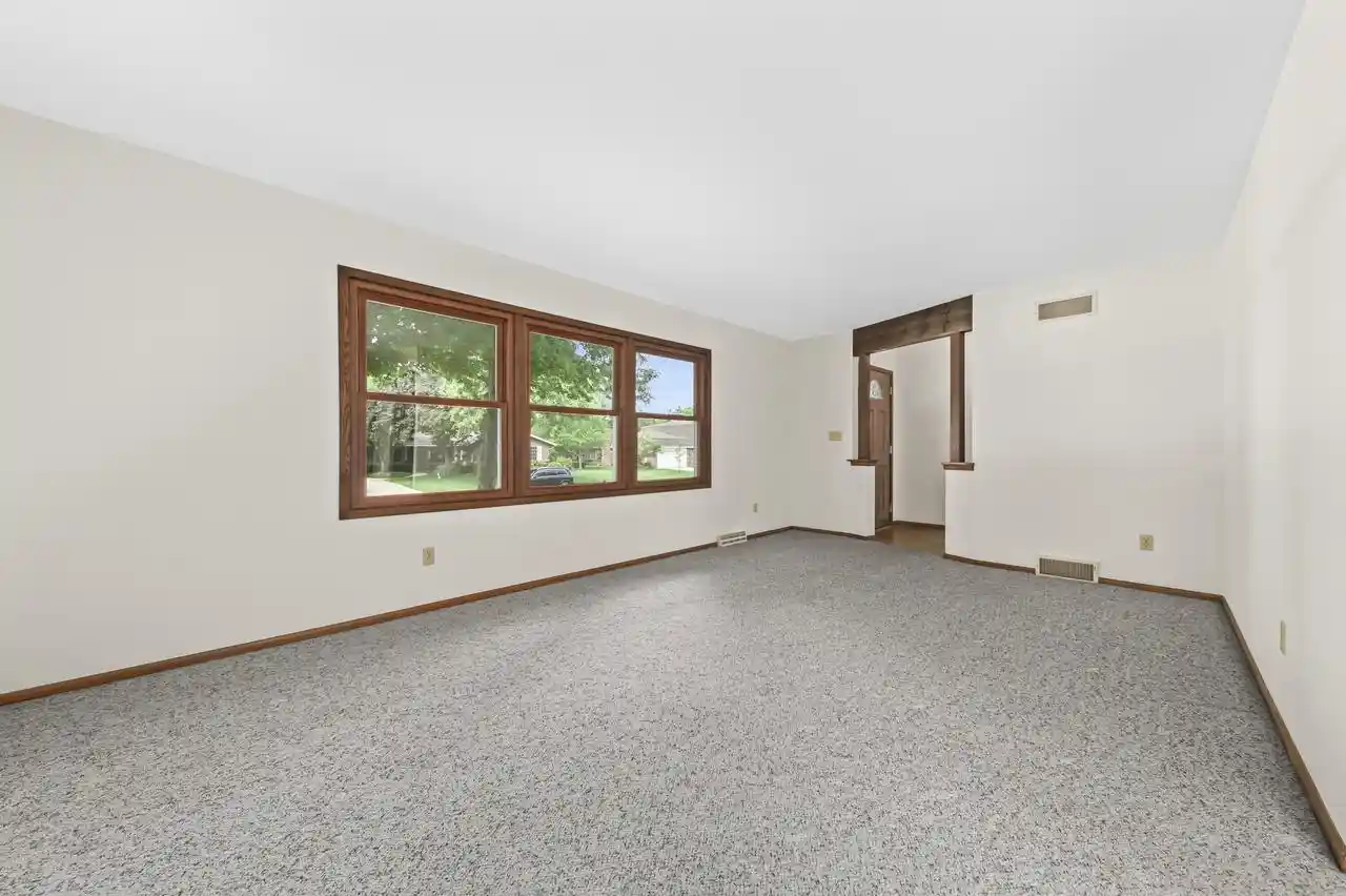 Homes for sale in Germantown, WI | W169n10432 Pheasant Run Run, Germantown, WI 53022 | MLS# 1967957