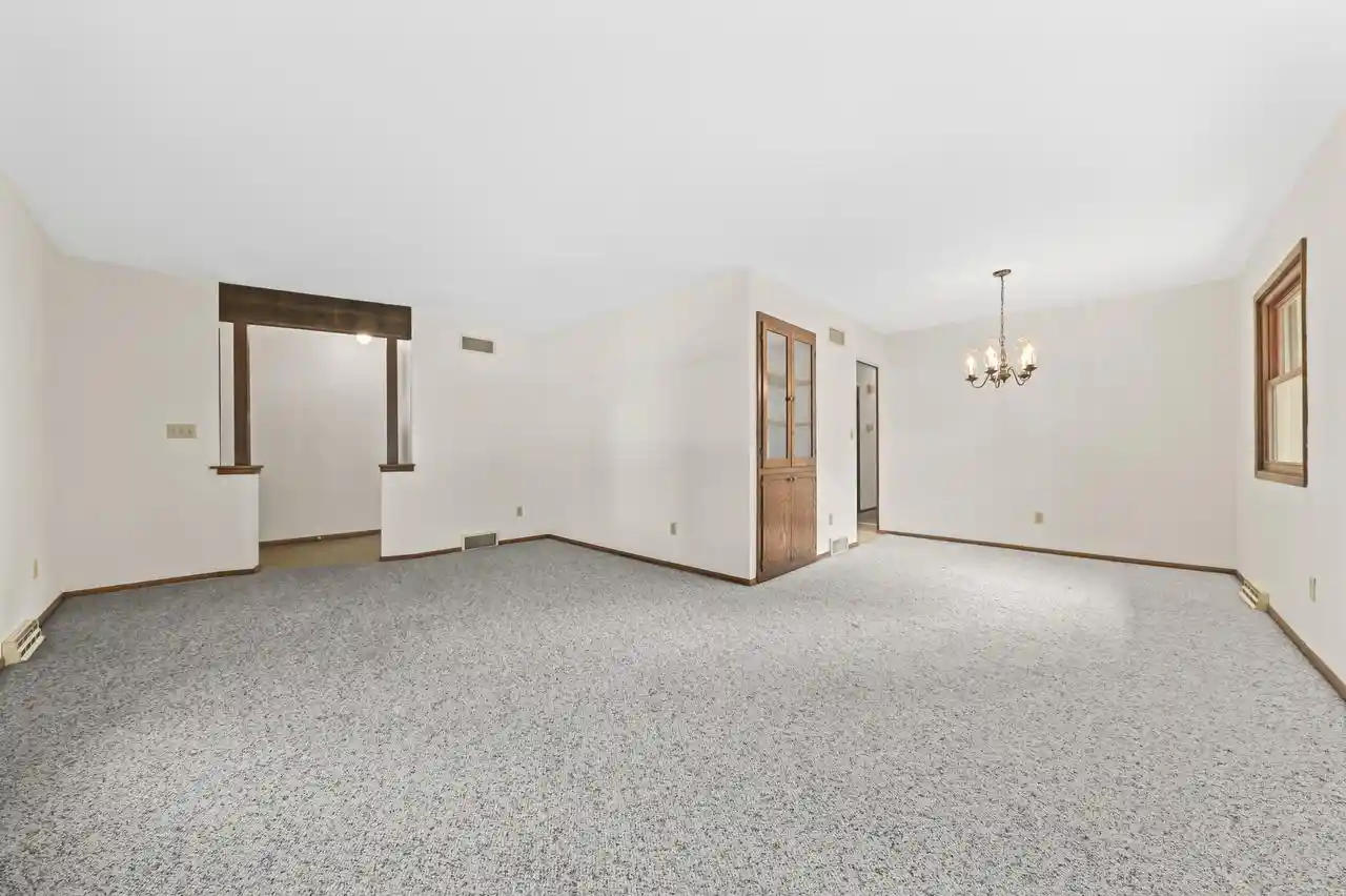 Homes for sale in Germantown, WI | W169N10432 Pheasant Run Run, Germantown, WI 53022 | MLS# 1967957