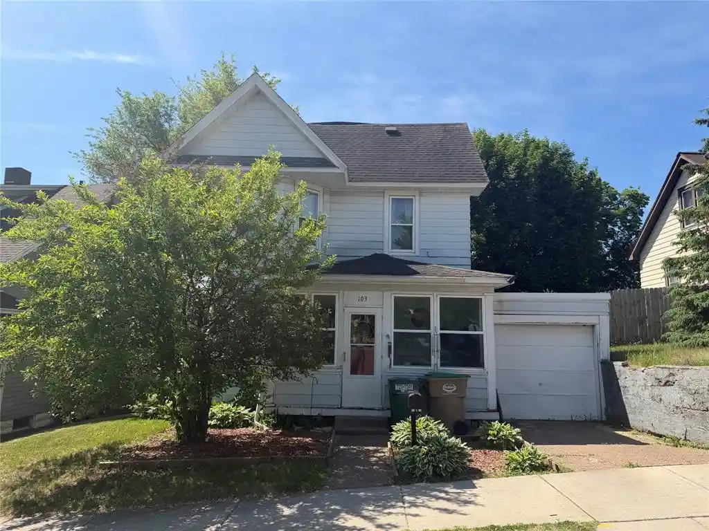 Homes for sale in Chippewa Falls, WI | 103 W Elm Street Street, Chippewa Falls, WI 54729 | MLS# 1602383