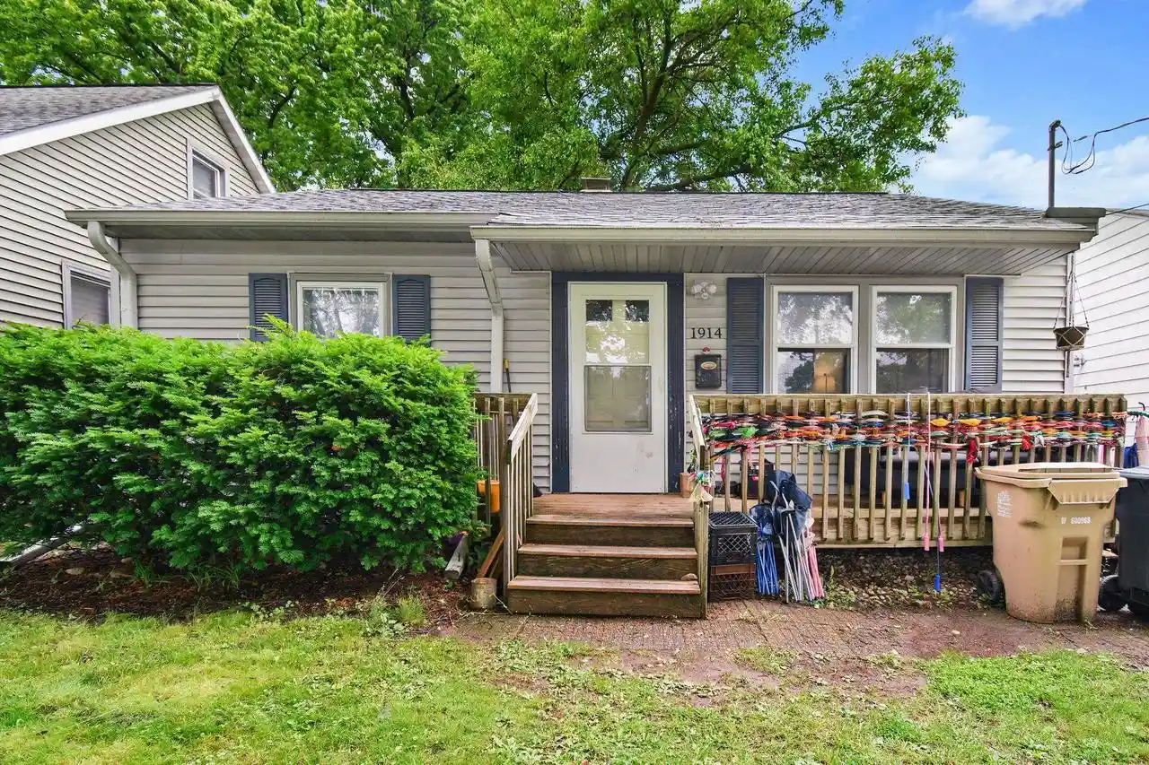 1st image of 1914 Boyd Avenue Avenue, Madison, WI 53704 | MLS# 2026159