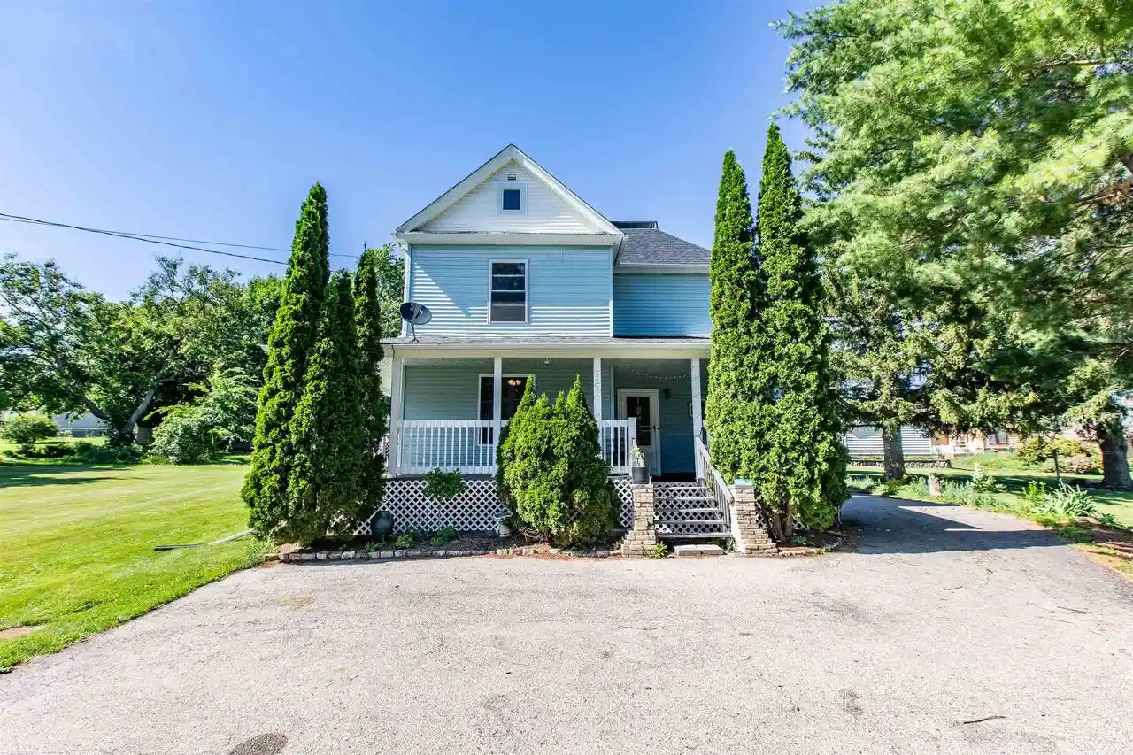 Homes for sale in Dodgeville, WI | 322 W Division Street Street, Dodgeville, WI 53533 | MLS# 2026161