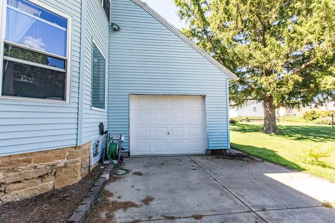 Homes for sale in Dodgeville, WI | 322 W Division Street Street, Dodgeville, WI 53533 | MLS# 2026161