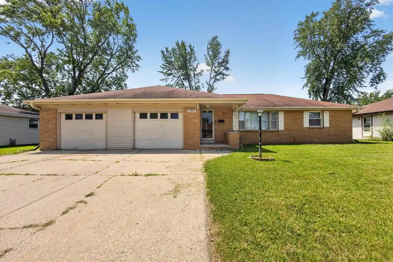 1st image of 1688 Lilac Lane Lane, Green Bay, WI 54302 | MLS# 50327545
