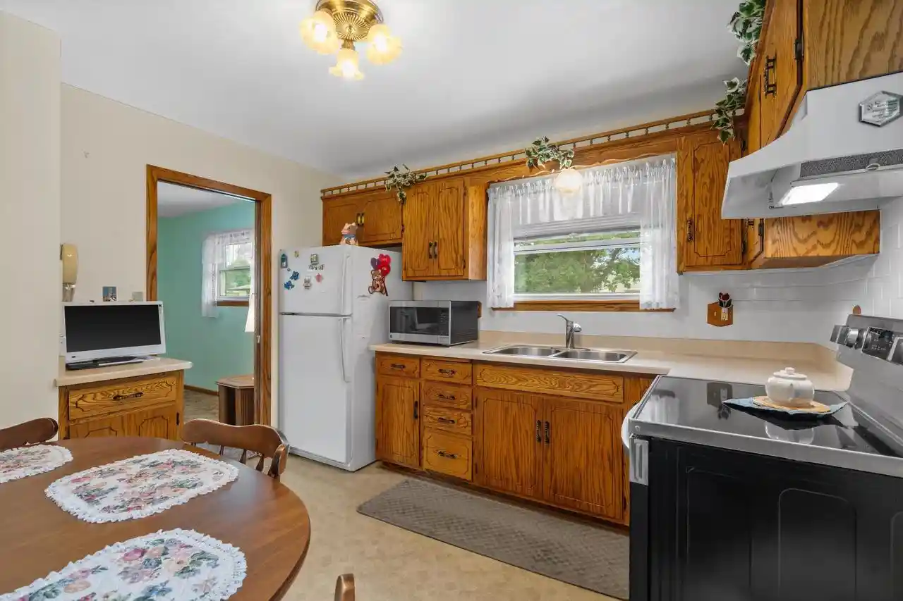 Homes for sale in Racine, WI | 2900 Shady Lane Lane, Racine, WI 53402 | MLS# 1967967