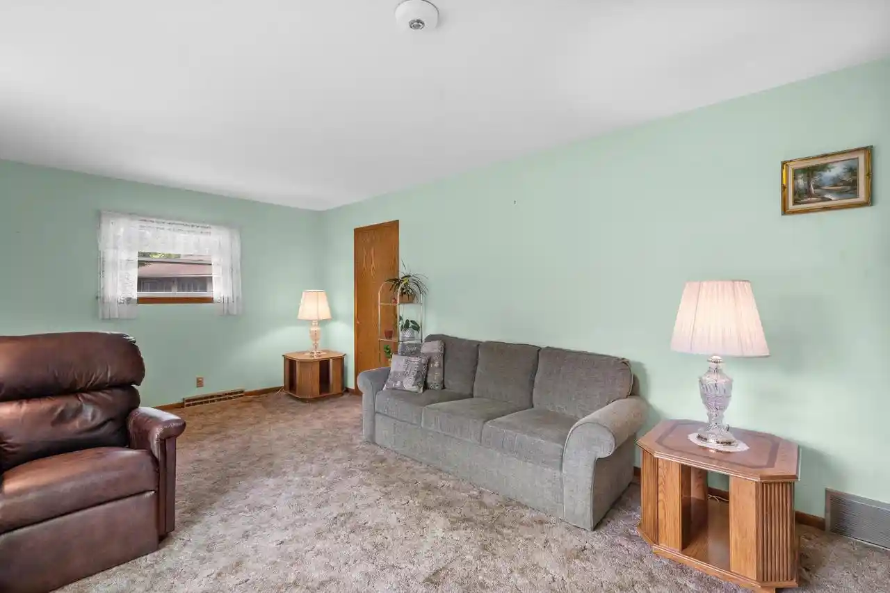 Homes for sale in Racine, WI | 2900 Shady Lane Lane, Racine, WI 53402 | MLS# 1967967