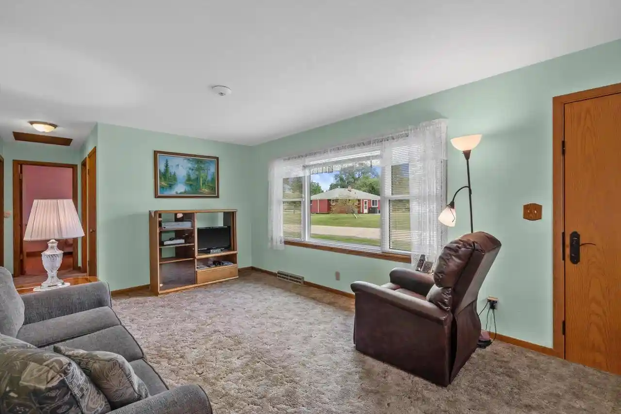 Homes for sale in Racine, WI | 2900 Shady Lane Lane, Racine, WI 53402 | MLS# 1967967