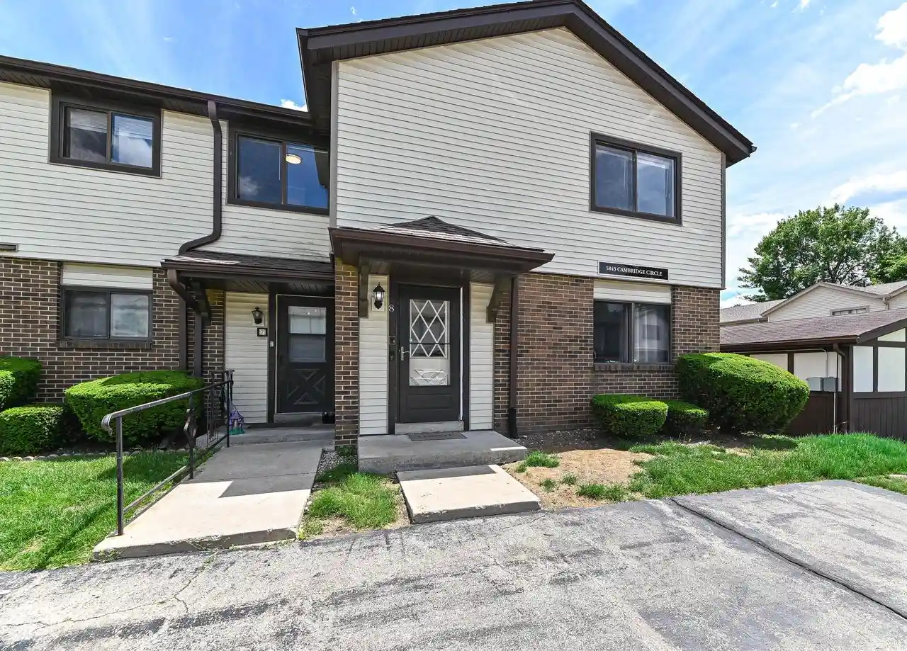 Homes for sale in Mount Pleasant, WI | 5843 Cambridge Circle Circle #8, Mount Pleasant, WI 53406 | MLS# 1967968