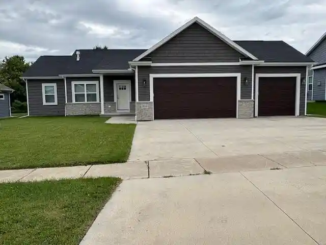 Homes for sale in Theresa, WI | 304 Riverside Court Court, Theresa, WI 53091 | MLS# 1967973