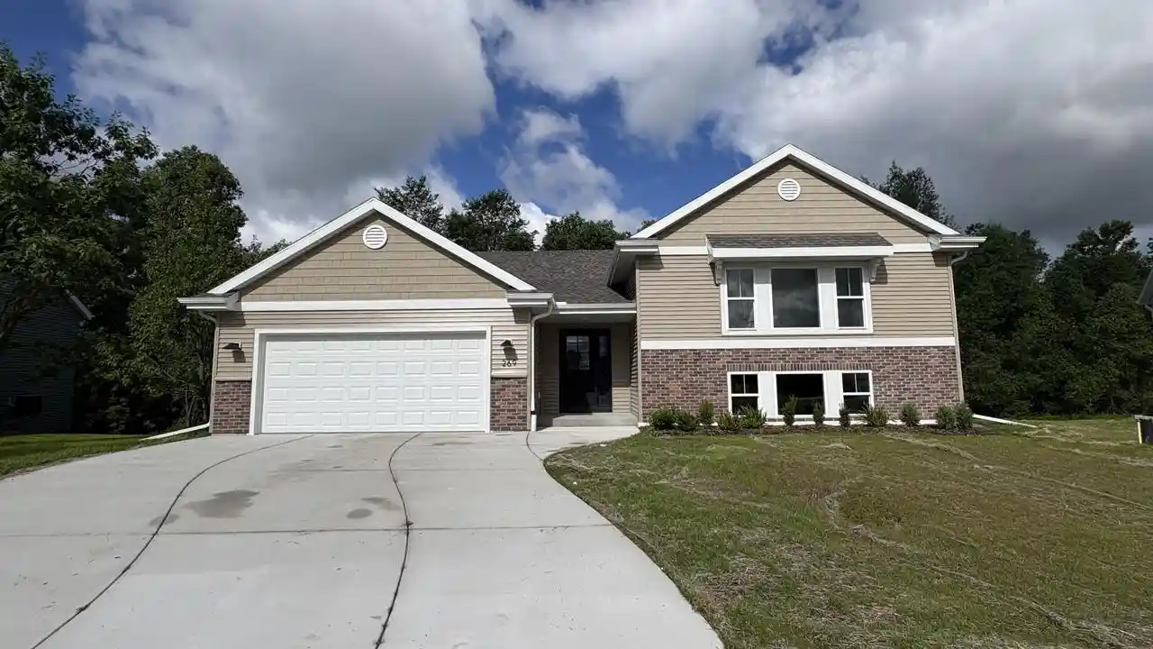 1st image of 269 Cardinal Dr Dr, Sullivan, WI 53178 | MLS# 1967997